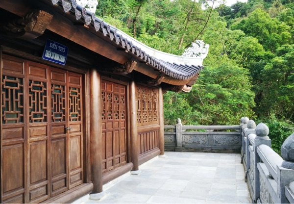 Đền thờ Thiền sư Minh Không (thánh Nguyễn)