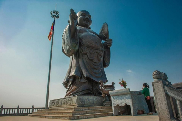 Tượng Phật Di Lặc chùa Bái Đính