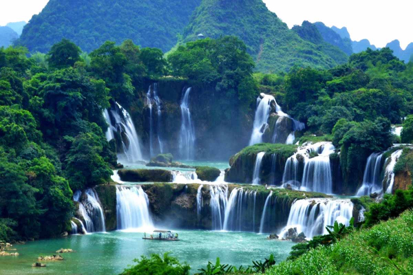 Động Cốc San mang vẻ đẹp thuần khiết của núi rừng