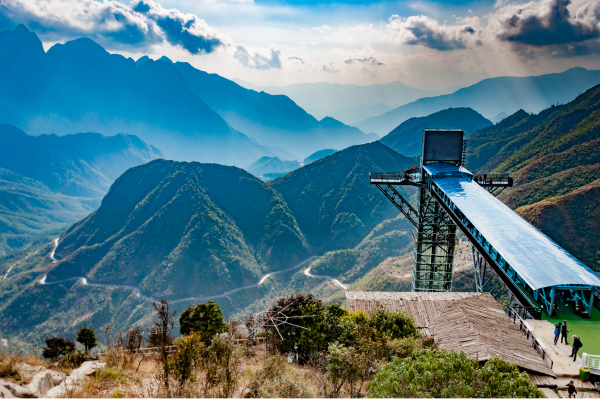 Cầu kính rồng mây Sapa